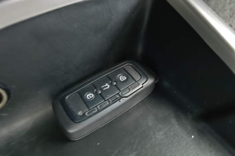 Used Qoros 3 2016 Urban SUV 1.6T Automatic Zhiyue Model Interior 1