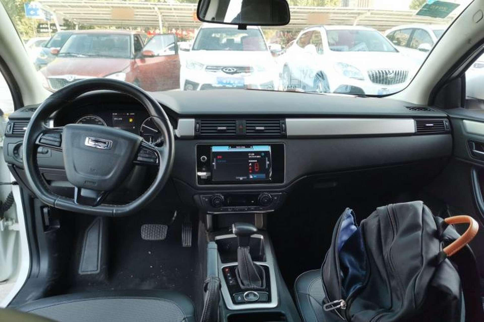 Used Qoros 3 2016 Urban SUV 1.6T Automatic Zhiyue Model Interior 2