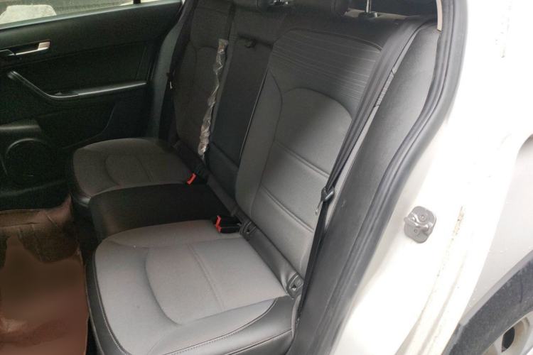 Used Qoros 3 2016 Urban SUV 1.6T Automatic Zhiyue Model Interior 4