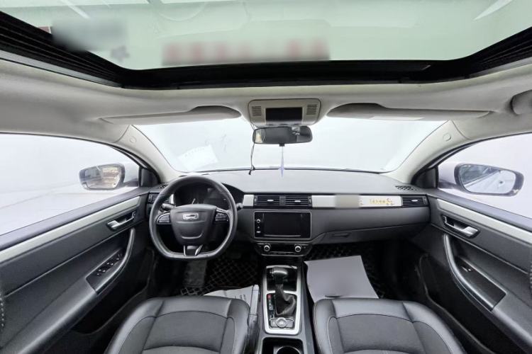 Used Qoros 3 2016 Sedan 1.6L Automatic Zhiyue Model Interior 7