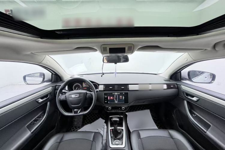 Used Qoros 3 2016 Sedan 1.6L Automatic Zhiyue Model Interior 8