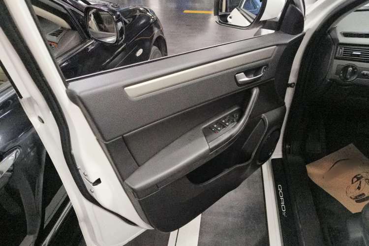 Used Qoros 3 2016 Urban SUV 1.6T Automatic Zhiyue Model Left Front Door Interior