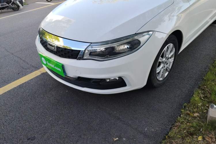 Used Qoros 3 2016 Sedan 1.6L Automatic Zhiyue Model Left Front Headlight