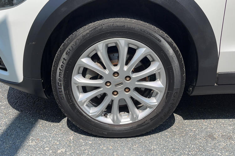 Used Qoros 3 2016 Urban SUV 1.6T Automatic Zhiyue Model Left Front Wheel Hub