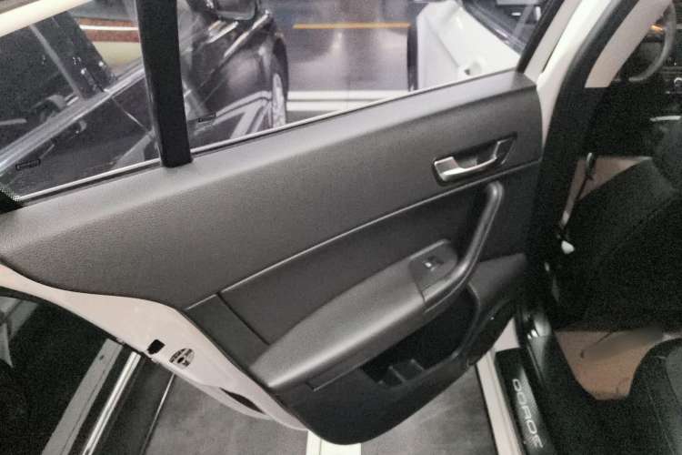 Used Qoros 3 2016 Urban SUV 1.6T Automatic Zhiyue Model Left Rear Door Interior
