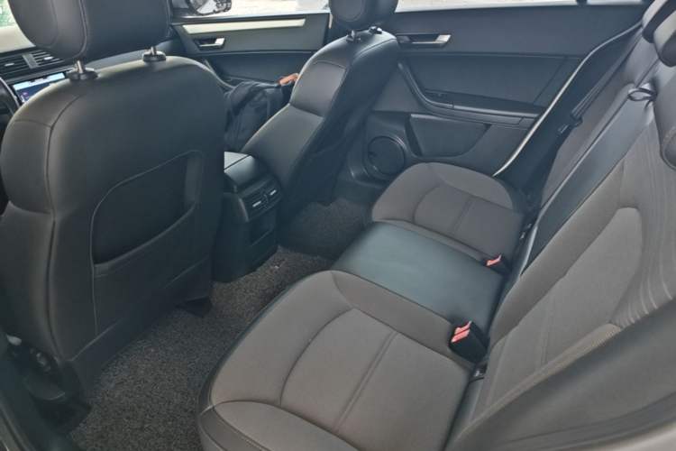 Used Qoros 3 2016 Urban SUV 1.6T Automatic Zhiyue Model Left Rear Seat