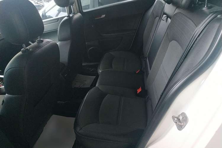 Used Qoros 3 2016 Urban SUV 1.6T Automatic Zhiyue Model Left Rear Seat