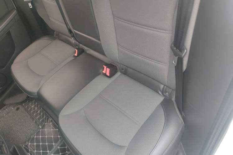 Used Qoros 3 2016 Urban SUV 1.6T Automatic Zhiyue Model Left Rear Seat