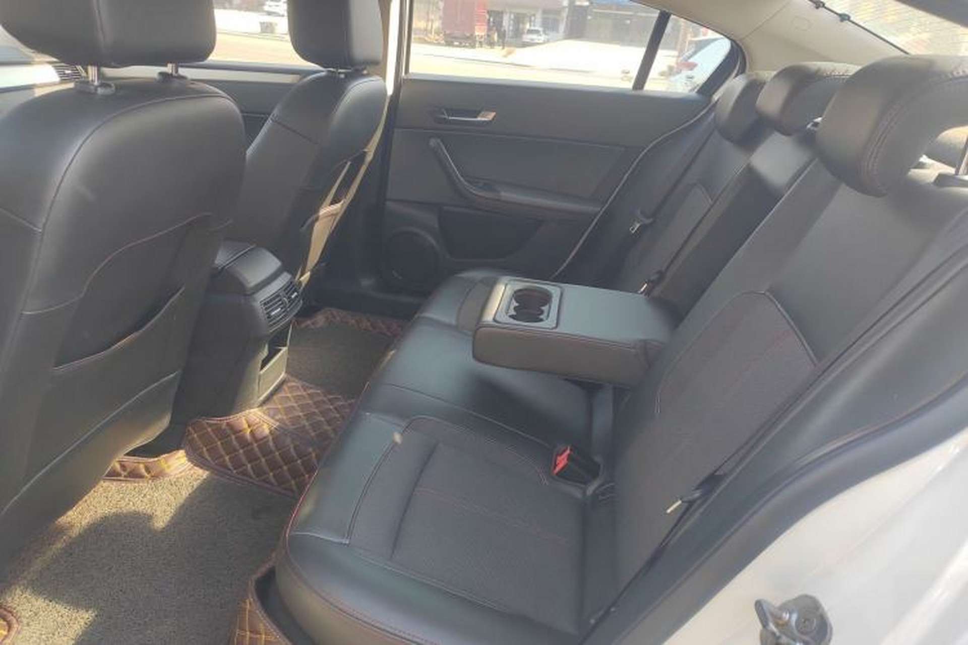 Used Qoros 3 2016 Sedan 1.6T Automatic ZhiKu Model Left Rear Seat
