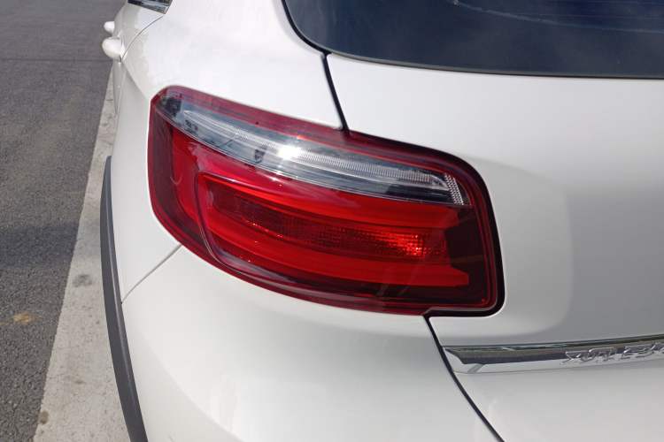 Used Qoros 3 2016 Urban SUV 1.6T Automatic Zhiyue Model Left Rear Taillight