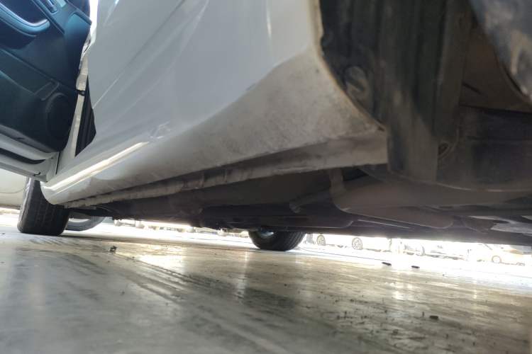 Used Qoros 3 2016 Hatchback 1.6L Automatic Zhiyue Model Left Side Sill