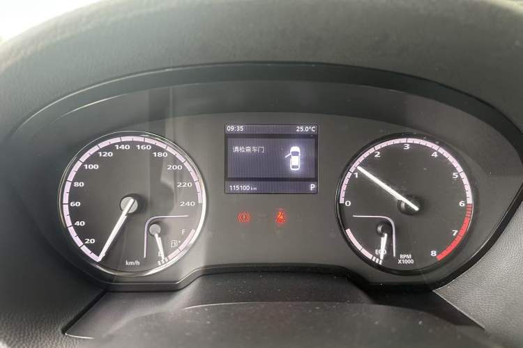 Used Qoros 3 2016 Sedan 1.6L Automatic Zhiyue Model Odometer Close Up