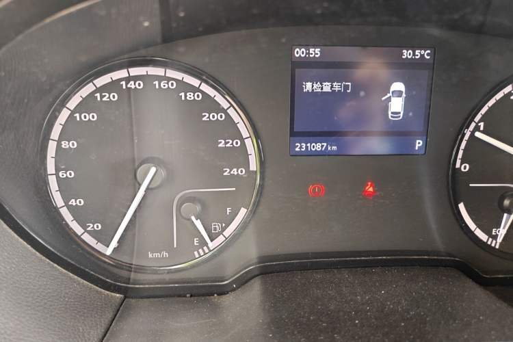Used Qoros 3 2016 Sedan 1.6L Automatic Zhiyue Model Odometer Close Up