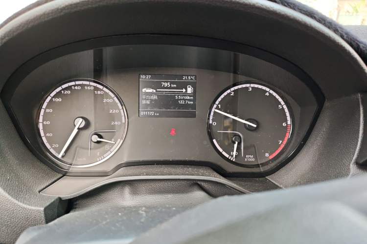 Used Qoros 3 2016 Sedan 1.6L Manual ZhiXiang Model Odometer Close Up