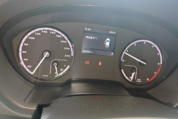 Used Qoros 3 2016 Sedan 1.6L Automatic Zhiyue Model Odometer Close Up
