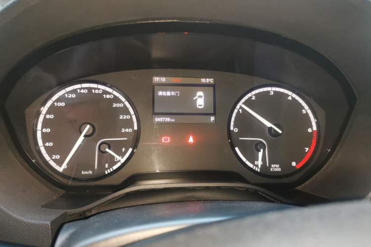Used Qoros 3 2016 Sedan 1.6T Automatic ZhiZhen Model Odometer Close Up