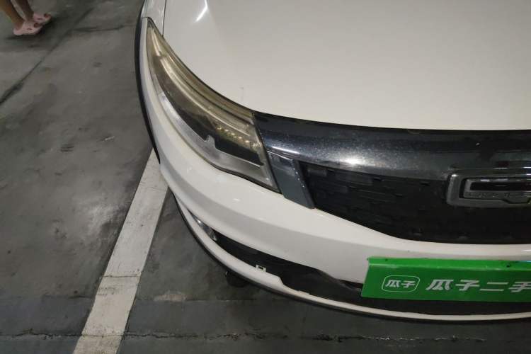 Used Qoros 3 2016 Urban SUV 1.6T Automatic Zhiyue Model Right Front Headlight