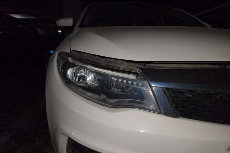 Used Qoros 3 2016 Sedan 1.6L Automatic Zhiyue Model Right Front Headlight