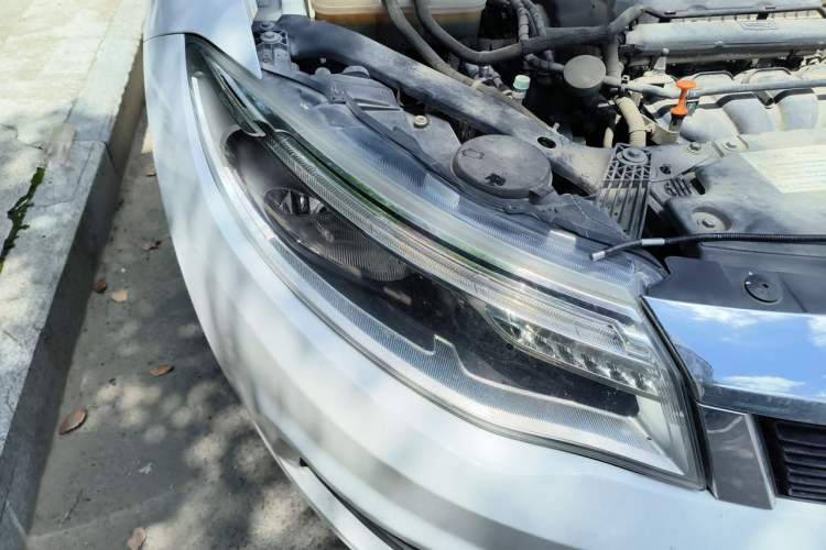Used Qoros 3 2016 Sedan 1.6L Automatic Zhiyue Model Right Front Headlight