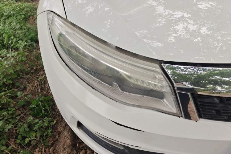 Used Qoros 3 2016 Sedan 1.6L Automatic Zhiyue Model Right Front Headlight