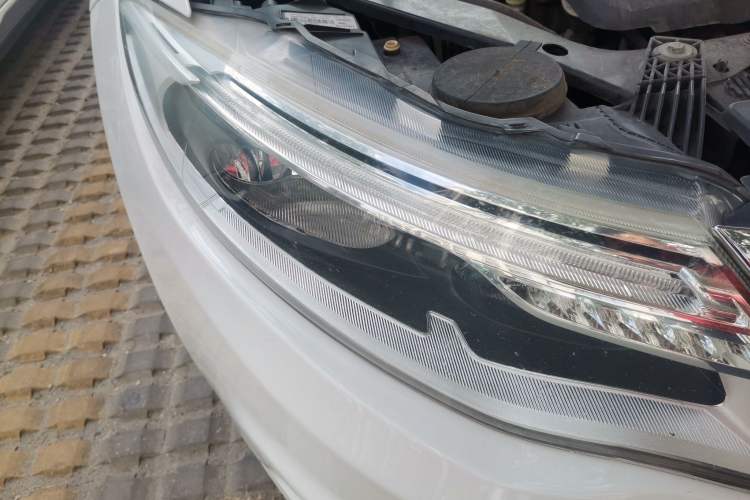 Used Qoros 3 2016 Sedan 1.6T Automatic ZhiZhen Model Right Front Headlight