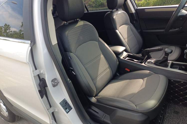 Used Qoros 3 2016 Urban SUV 1.6T Automatic Zhiyue Model Right Front Seat