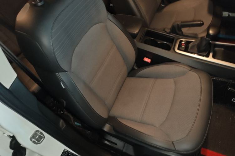 Used Qoros 3 2016 Urban SUV 1.6T Automatic Zhiyue Model Right Front Seat