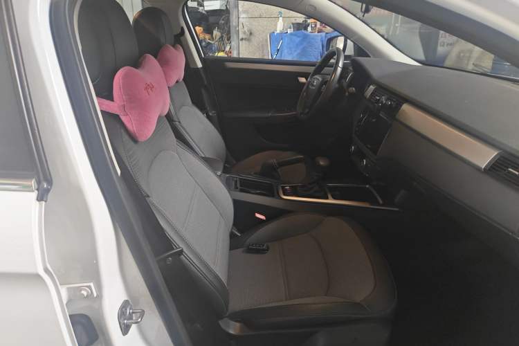 Used Qoros 3 2016 Urban SUV 1.6T Automatic Zhiyue Model Right Front Seat