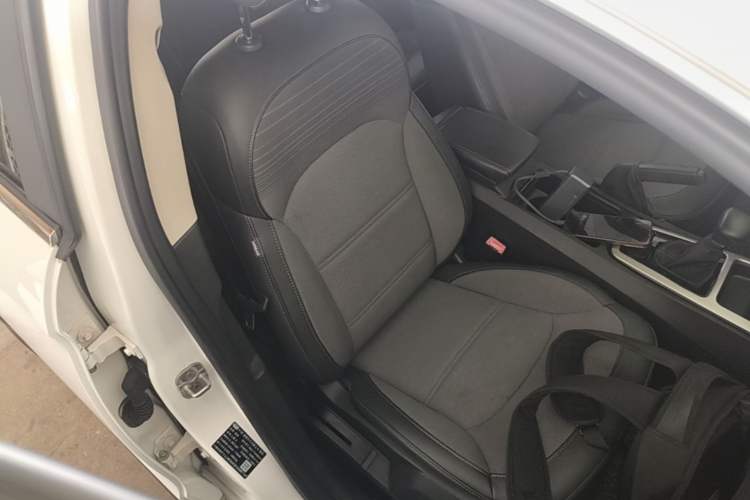Used Qoros 3 2016 Urban SUV 1.6T Automatic Zhiyue Model Right Front Seat