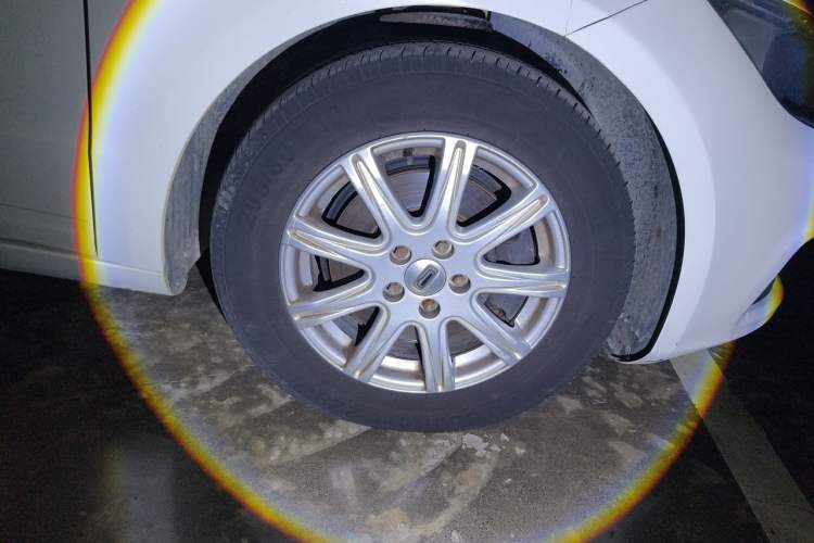 Used Qoros 3 2016 Sedan 1.6L Automatic Zhiyue Model Right Front Wheel Hub