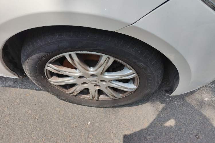 Used Qoros 3 2016 Sedan 1.6L Automatic Zhiyue Model Right Front Wheel Hub
