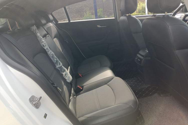 Used Qoros 3 2016 Urban SUV 1.6T Automatic Zhiyue Model Right Rear Seat