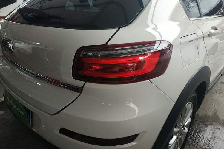 Used Qoros 3 2016 Urban SUV 1.6T Automatic Zhiyue Model Right Rear Taillight