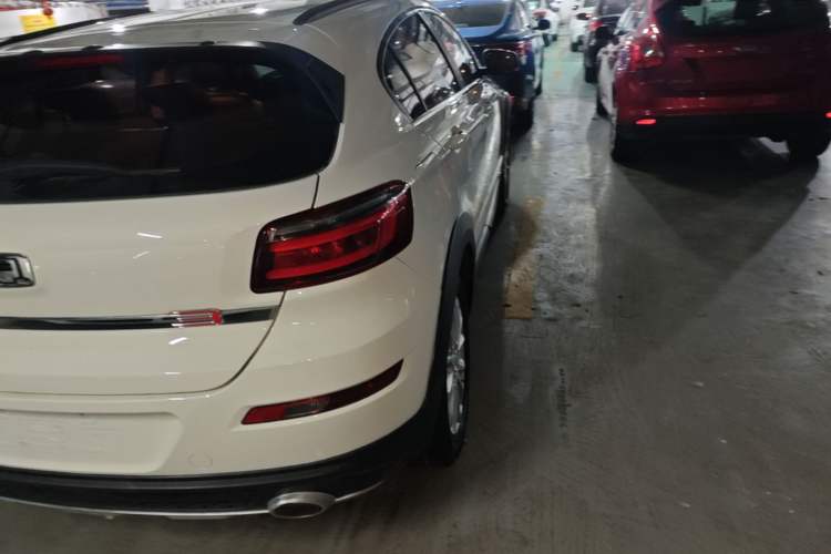 Used Qoros 3 2016 Urban SUV 1.6T Automatic Zhiyue Model Right Rear Taillight