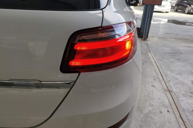 Used Qoros 3 2016 Hatchback 1.6L Automatic Zhiyue Model Right Rear Taillight