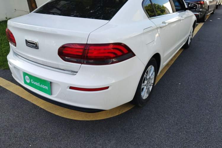 Used Qoros 3 2016 Sedan 1.6L Automatic Zhiyue Model Right Rear Taillight