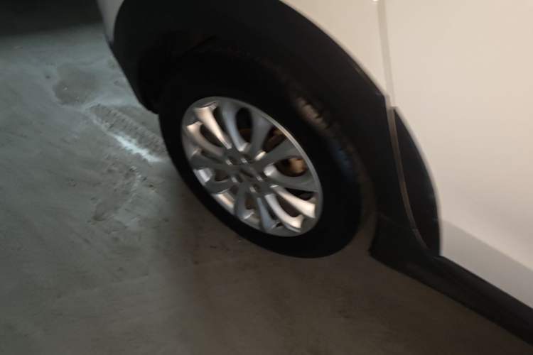 Used Qoros 3 2016 Urban SUV 1.6T Automatic Zhiyue Model Right Rear Wheel Hub
