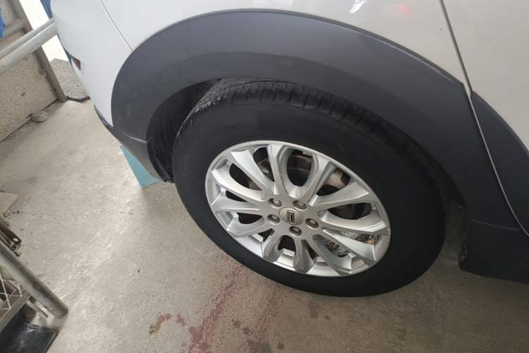 Used Qoros 3 2016 Urban SUV 1.6T Automatic Zhiyue Model Right Rear Wheel Hub
