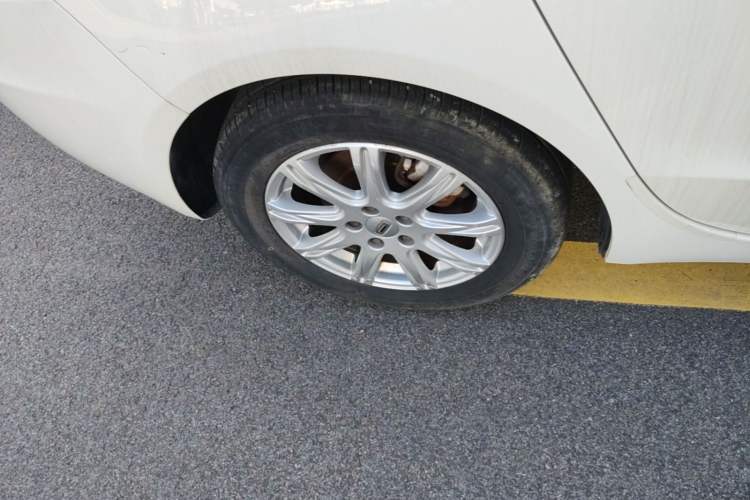 Used Qoros 3 2016 Sedan 1.6L Automatic Zhiyue Model Right Rear Wheel Hub