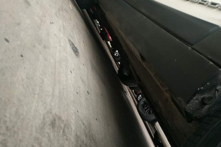 Used Qoros 3 2016 Urban SUV 1.6T Automatic Zhiyue Model Right Side Sill