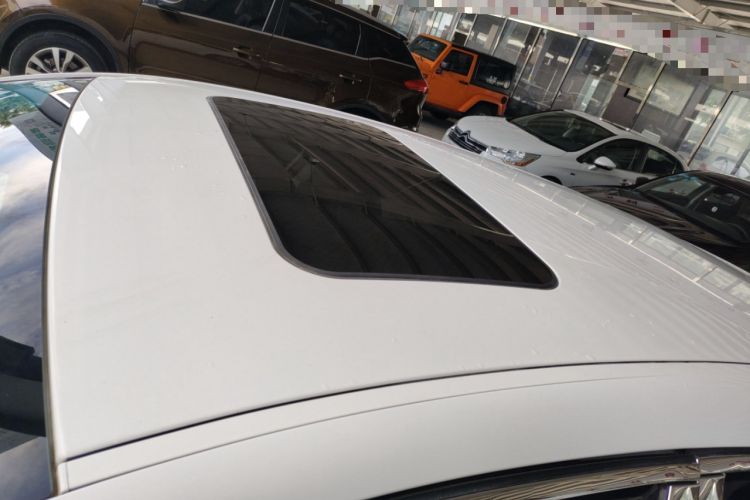 Used Qoros 3 2016 Hatchback 1.6L Automatic Zhiyue Model Roof