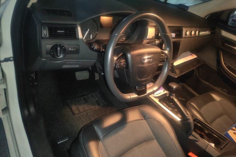 Used Qoros 3 2016 Sedan 1.6L Automatic Zhiyue Model Steering Wheel