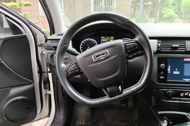 Used Qoros 3 2016 Urban SUV 1.6T Automatic Zhiyue Model Steering Wheel