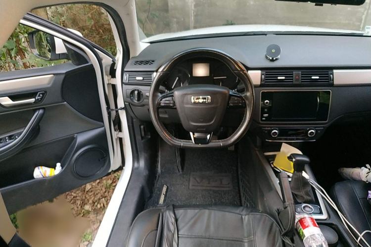 Used Qoros 3 2016 Sedan 1.6L Automatic Zhiyue Model Steering Wheel
