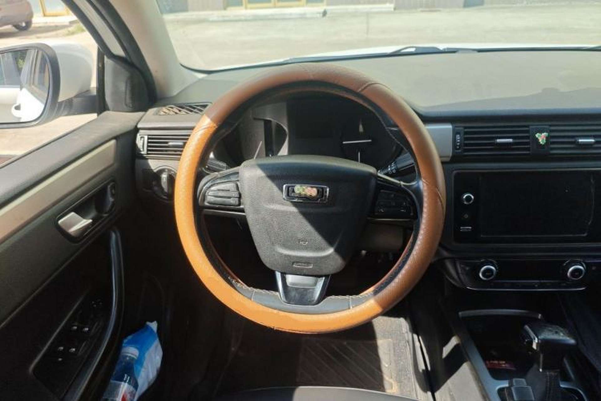 Used Qoros 3 2016 Urban SUV 1.6T Automatic Zhiyue Model Steering Wheel