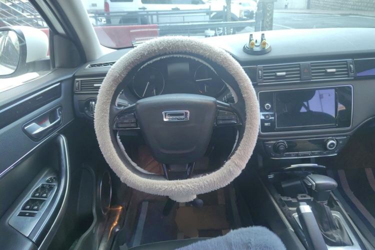 Used Qoros 3 2016 Urban SUV 1.6T Automatic ZhiZhen Model Steering Wheel