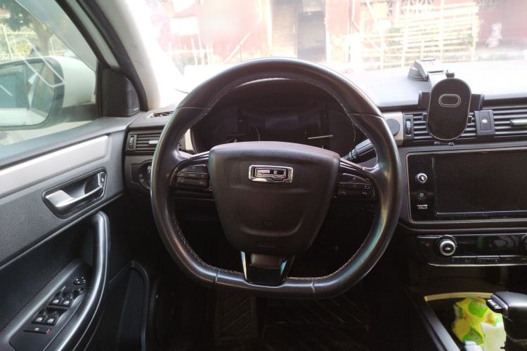 Used Qoros 3 2016 Hatchback 1.6L Automatic Zhiyue Model Steering Wheel