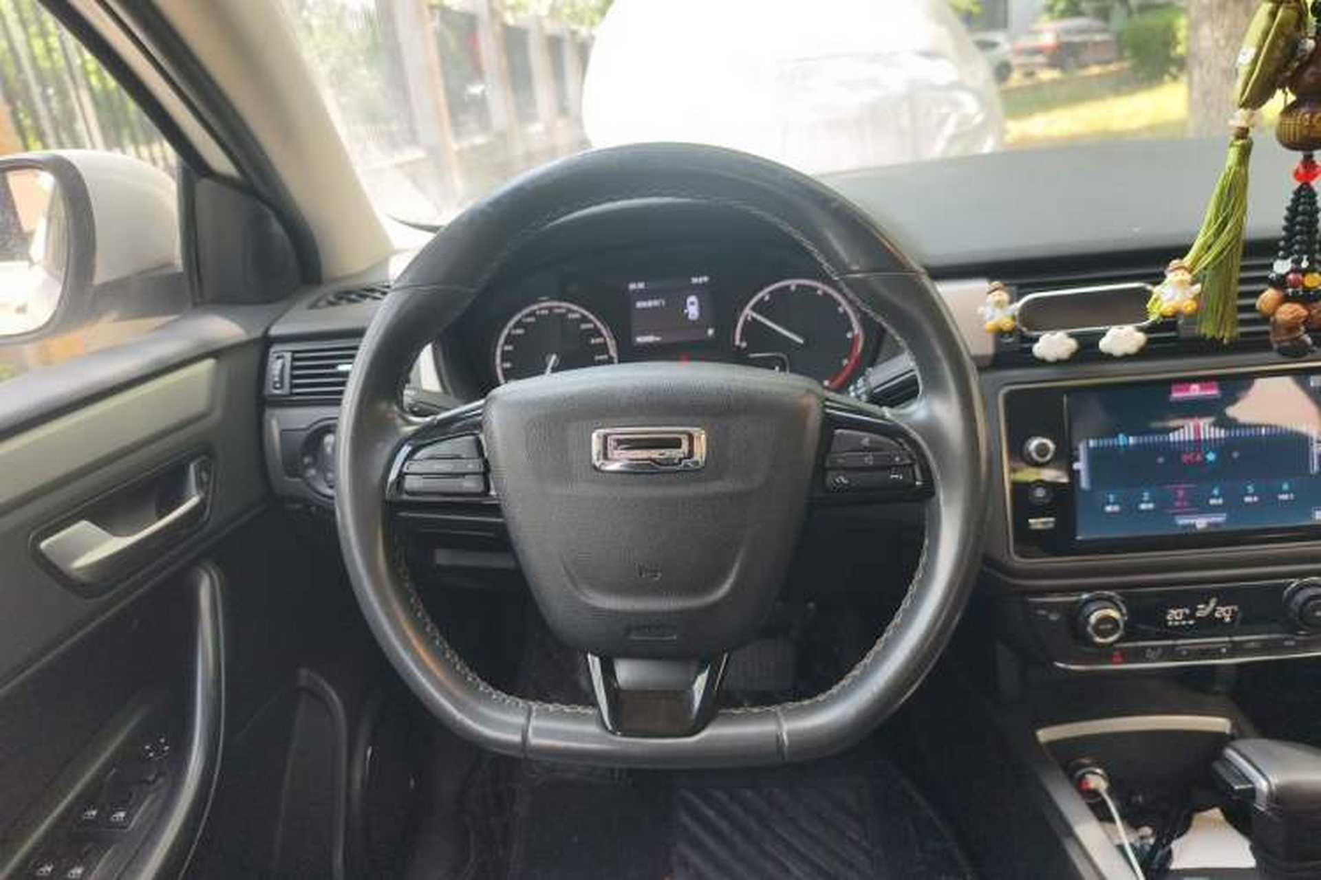 Used Qoros 3 2016 Urban SUV 1.6T Automatic Zhiyue Model Steering Wheel