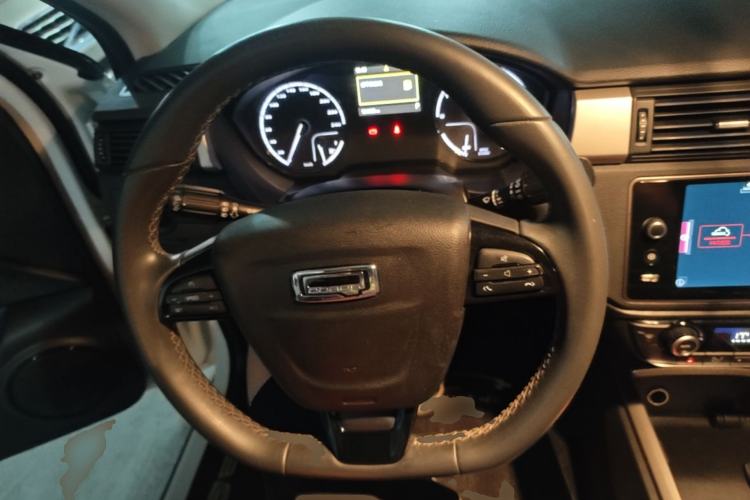 Used Qoros 3 2016 Urban SUV 1.6T Automatic Zhiyue Model Steering Wheel