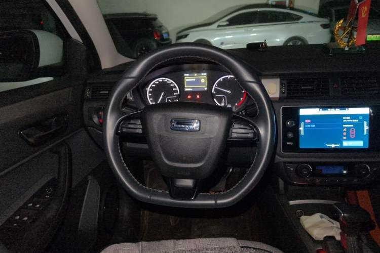 Used Qoros 3 2016 Sedan 1.6L Automatic Zhiyue Model Steering Wheel
